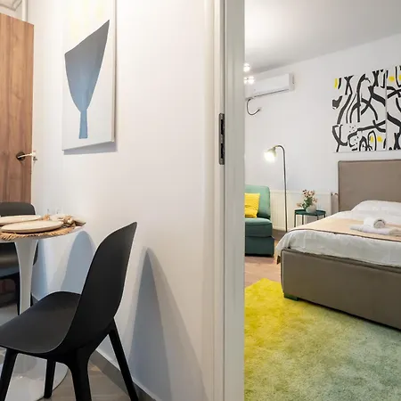 Апартаменти P24 *